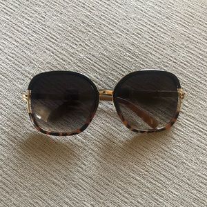 Jessica Simpson sunglasses